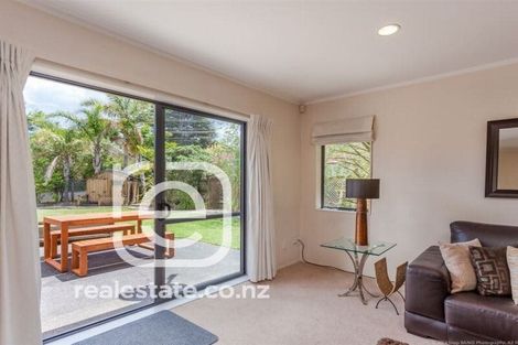 Photo of property in 2 Marbella Drive, Massey, Auckland, 0614
