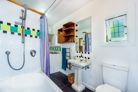 Photo of property in 10 Cornwall Road, Lyttelton, 8082