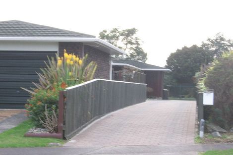 Photo of property in 11 Rewarewa Crescent, Waikanae, 5036