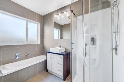 Photo of property in 32 Carroll Place, Owhata, Rotorua, 3010