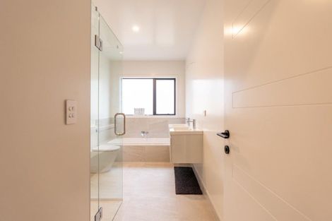 Photo of property in 44 Sardinia Grove, Fitzherbert, Palmerston North, 4410