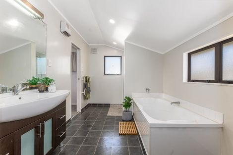 Photo of property in 2 Te Pene Avenue, Titahi Bay, Porirua, 5022