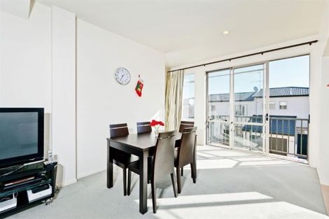 Photo of property in 1/32 Fields Parade, Oteha, Auckland, 0632