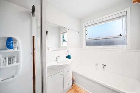 Photo of property in 73 Oakfield Crescent, Pukete, Hamilton, 3200