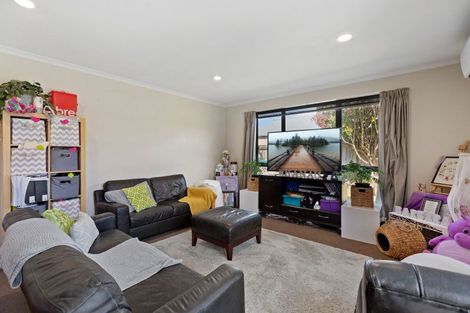 Photo of property in 43 Katerini Grove, Papamoa Beach, Papamoa, 3118
