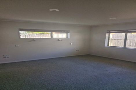 Photo of property in 26 Karamea Street, Whalers Gate, New Plymouth, 4310