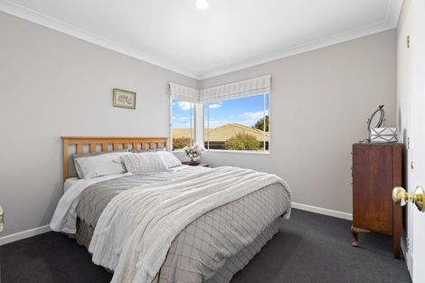 Photo of property in 7 Mcleod Mews, Rototuna, Hamilton, 3210