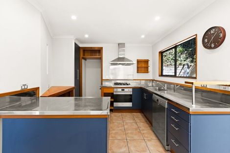 Photo of property in 4 Karaka Road, Bluff Hill, Napier, 4110