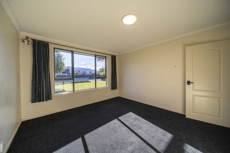 Photo of property in 12 Sutherland Street, Te Anau, 9600
