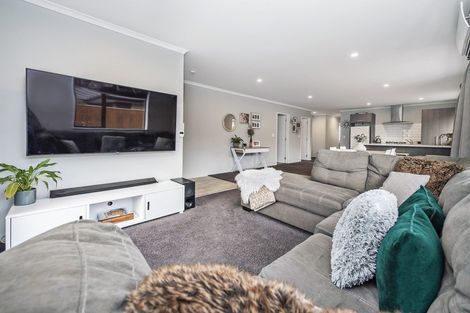 Photo of property in 8 Northmoor Boulevard, Rolleston, 7615