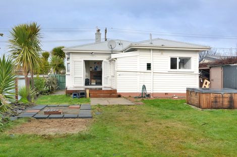 Photo of property in 172 Macandrew Road, South Dunedin, Dunedin, 9012