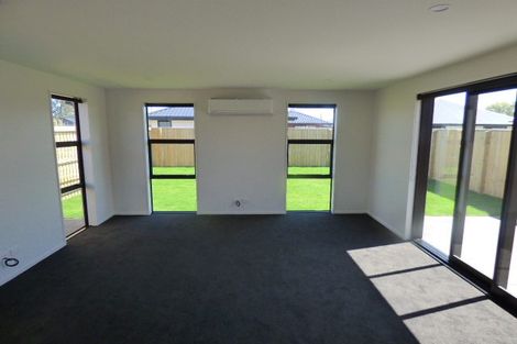 Photo of property in 40 Tara Crescent, Woodend, 7610