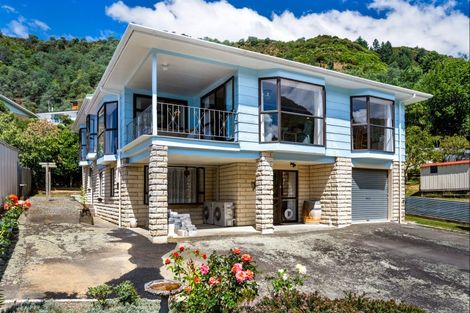 Photo of property in 68 Wairau Road, Picton, 7220