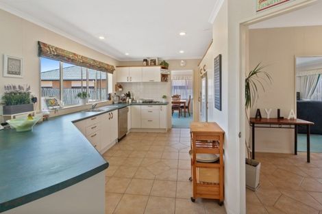 Photo of property in 13 Maghera Drive, East Tamaki Heights, Auckland, 2016
