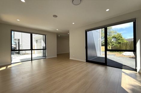 Photo of property in 13d Williams Road, Hobsonville, 0618