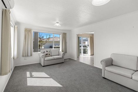 Photo of property in 2/20 Huatoki Street, Vogeltown, New Plymouth, 4310