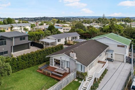 Photo of property in 1/16 Stanley Road, Glenfield, Auckland, 0629