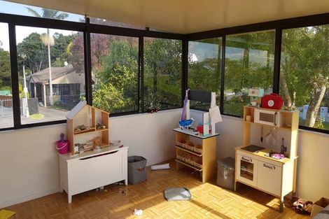 Photo of property in 33 Lagoon Way, West Harbour, Auckland, 0618