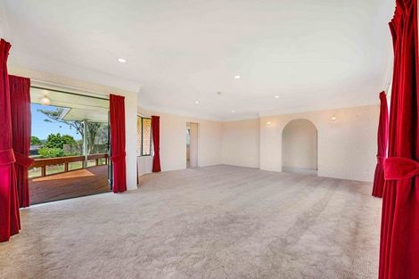 Photo of property in 2 Oakwood Place, Pukekohe, 2120