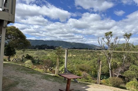 Photo of property in 17 Freyberg Crescent, Waikanae Beach, Waikanae, 5036
