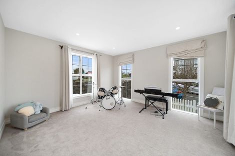 Photo of property in 2 Bela Vista Boulevard, Swanson, Auckland, 0614