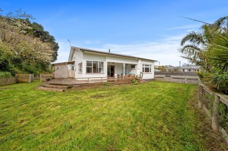 Photo of property in 43 Waihi Road, Hawera, 4610