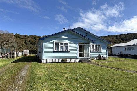 Photo of property in 48 Oxford Street, Taylorville, Greymouth, 7805