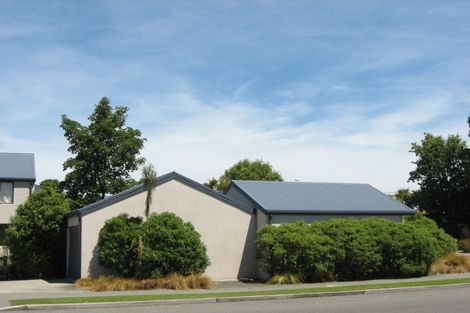 Photo of property in 2/218 Edgeware Road, Edgeware, Christchurch, 8013