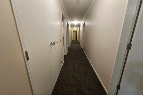 Photo of property in 37 Mcewen Crescent, Riverstone Terraces, Upper Hutt, 5018