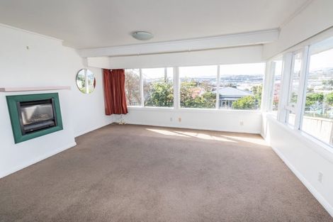 Photo of property in 192 Sutherland Road, Lyall Bay, Wellington, 6022