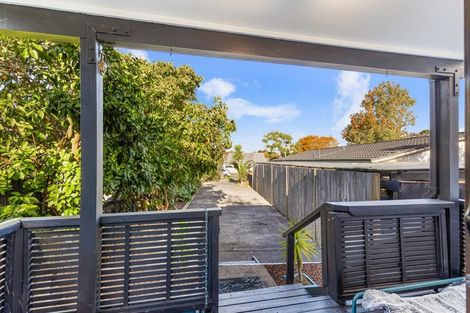Photo of property in 6 Peterhouse Place, West Harbour, Auckland, 0618