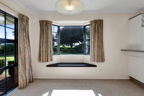 Photo of property in 37 Pembroke Road East, Stratford, 4332