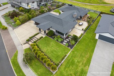 Photo of property in 15 Lady Jocelyn Place, Whitianga, 3510