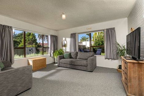 Photo of property in 1/42 Frank Evans Place, Henderson, Auckland, 0610