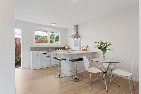 Photo of property in 2/108 Staveley Street, Avonhead, Christchurch, 8042