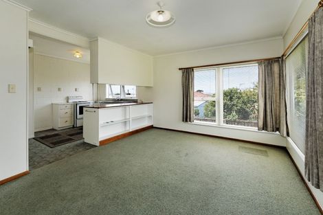Photo of property in 121 Mcleod Road, Te Atatu South, Auckland, 0610
