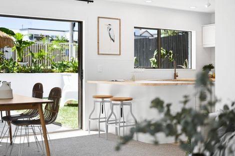 Photo of property in 124a Karewa Parade, Papamoa Beach, Papamoa, 3118