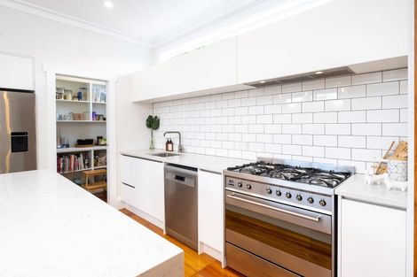 Photo of property in 117 Vigor Brown Street, Napier South, Napier, 4110