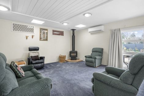 Photo of property in 15 Wood Street, Greytown, 5712