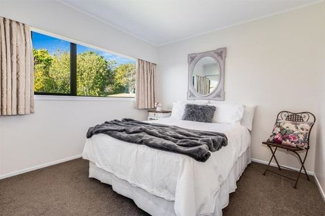 Photo of property in 22 Hicks Close, Whitby, Porirua, 5024