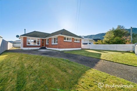 Photo of property in 38 Russell Road, Wainuiomata, Lower Hutt, 5014