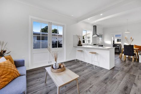 Photo of property in 188 South Road, Hawera, 4610