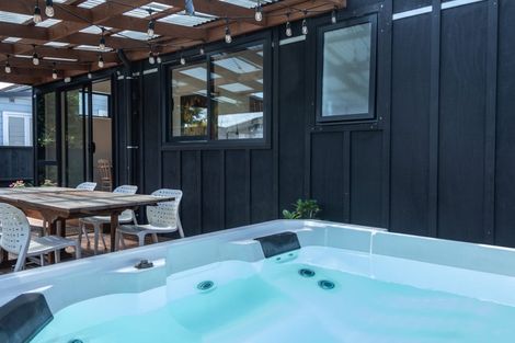 Photo of property in 12 Root Street, Gisborne, 4010