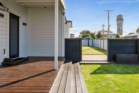 Photo of property in 42 Collins Street, Hawera, 4610