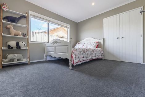 Photo of property in 70 Farringdon Avenue, Rototuna North, Hamilton, 3210