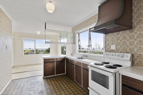 Photo of property in 1/5 Tirimoana Road, Te Atatu South, Auckland, 0602