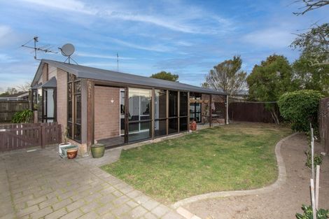 Photo of property in 2/74 Inwoods Road, Parklands, Christchurch, 8083