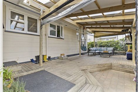 Photo of property in 12 Collins Crescent, Feilding, 4702