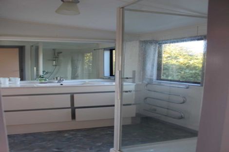 Photo of property in 26 Springdale Grove, Fitzherbert, Palmerston North, 4410