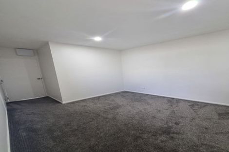 Photo of property in 2 Arnhem Place, Pukekohe, 2120